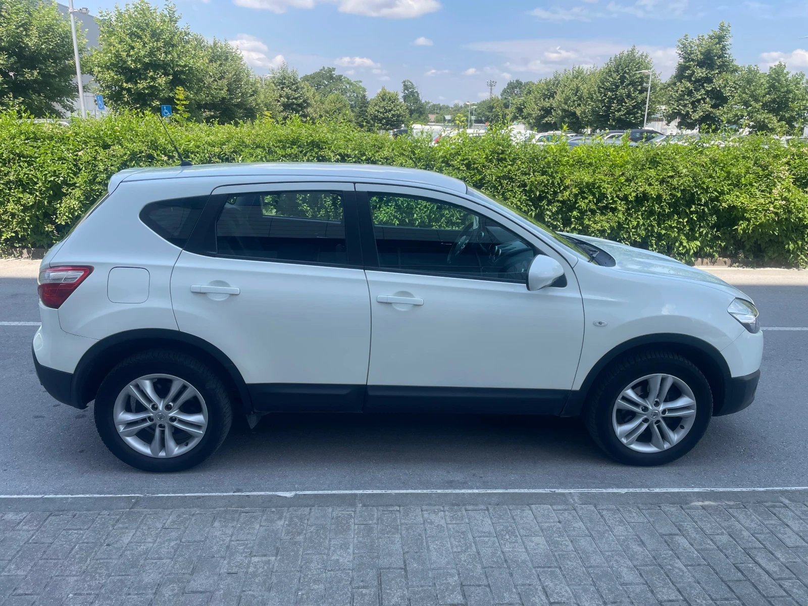 Nissan Qashqai 1.6 бензин-ГАЗ 117кс , снимка 7 - Автомобили и джипове - 55132699