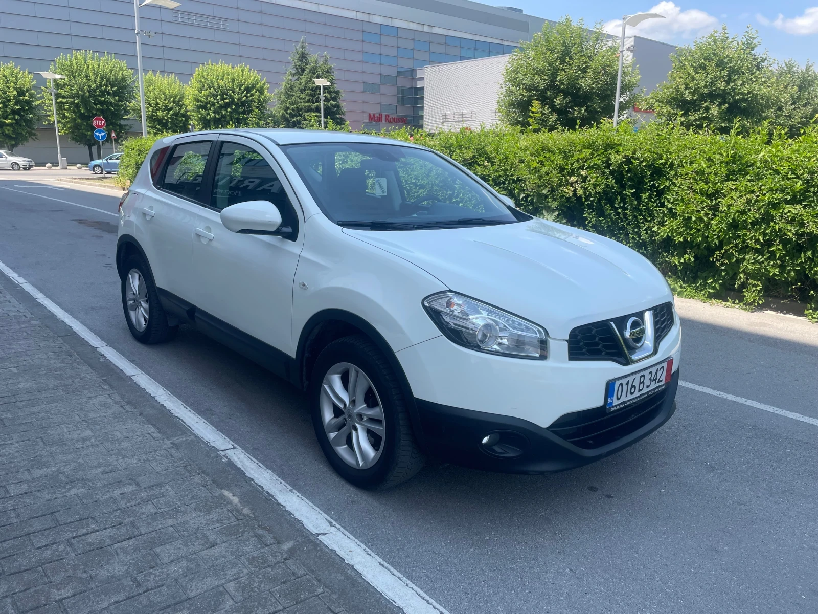 Nissan Qashqai 1.6 бензин-ГАЗ 117кс , снимка 8 - Автомобили и джипове - 55132699