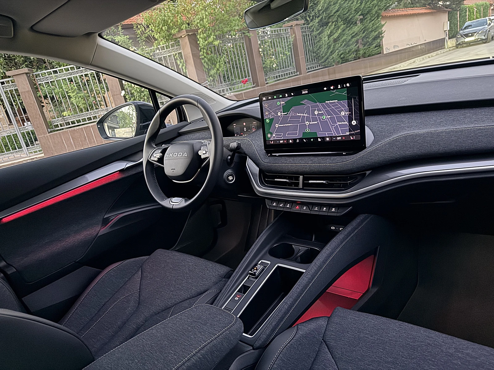 Skoda Elroq 85 НАЛИЧЕН - Matrix DIST Winter Pack+ Keyless, снимка 16 - Автомобили и джипове - 55684364