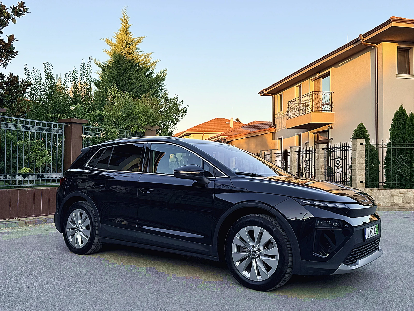 Skoda Elroq 85 НАЛИЧЕН - Matrix DIST Winter Pack+ Keyless, снимка 4 - Автомобили и джипове - 55684364
