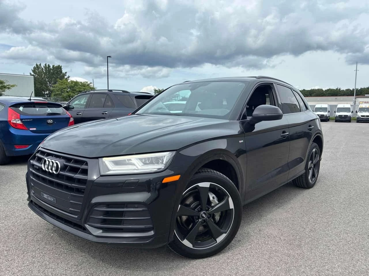 Audi Q5 QUATTRO * ГЛАВНО ПРЕДСТАВИТЕЛСТВО НА MERCEDES* 