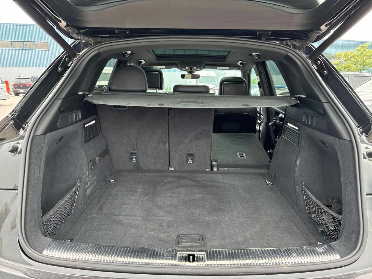 Audi Q5 QUATTRO * ГЛАВНО ПРЕДСТАВИТЕЛСТВО НА MERCEDES* , снимка 12 - Автомобили и джипове - 55743743