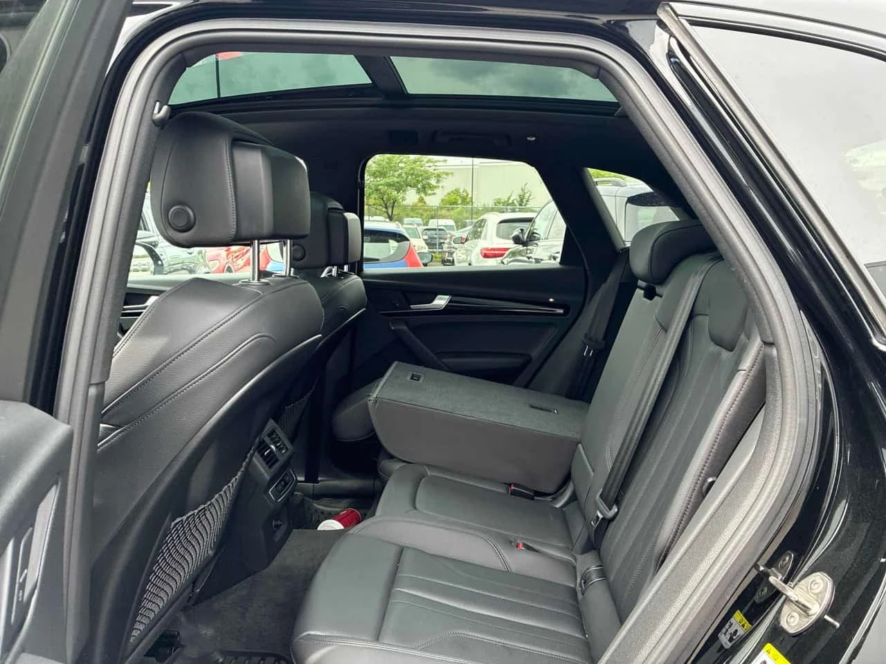 Audi Q5 QUATTRO * ГЛАВНО ПРЕДСТАВИТЕЛСТВО НА MERCEDES* , снимка 11 - Автомобили и джипове - 55743743