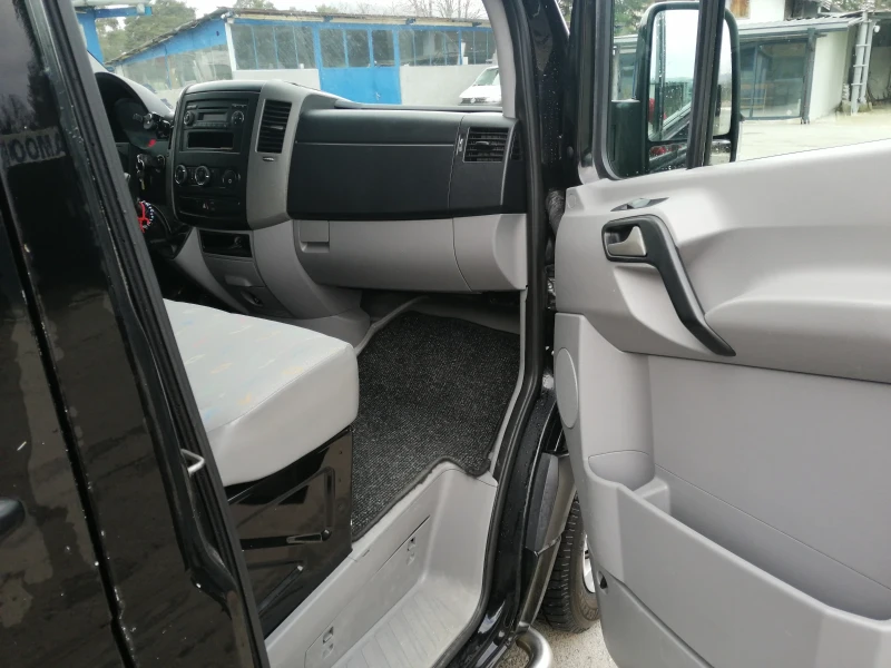 VW Crafter, снимка 7 - Бусове и автобуси - 48263107