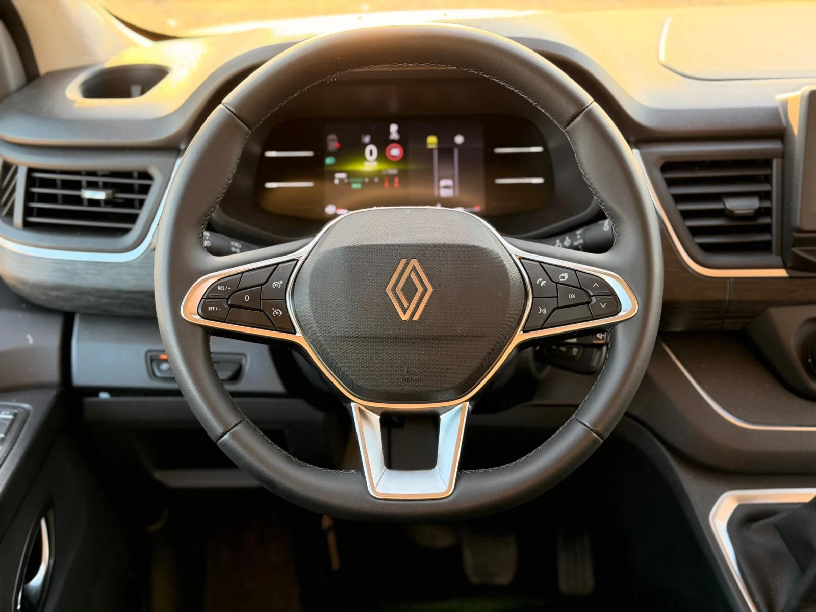 Renault Trafic 2.0 8+ 1 AUTOMATIC , снимка 10 - Бусове и автобуси - 55888876