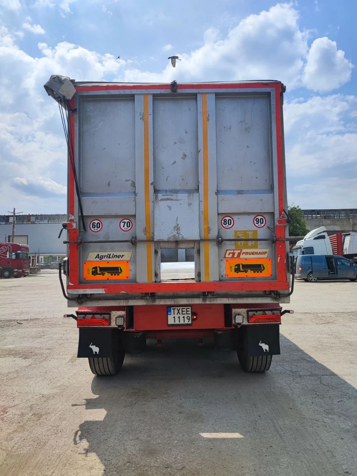 Полуремарке Fruehauf, снимка 4 - Ремаркета - 54396448