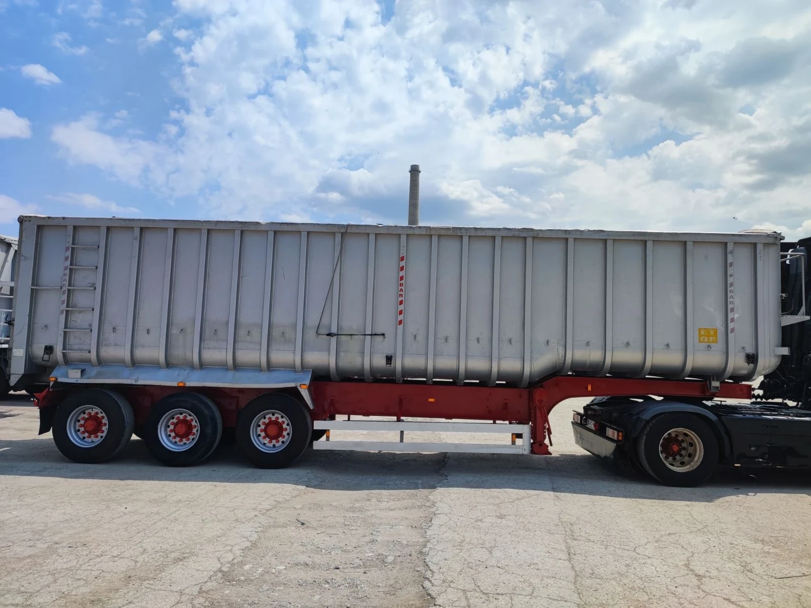 Полуремарке Fruehauf, снимка 2 - Ремаркета - 54396448