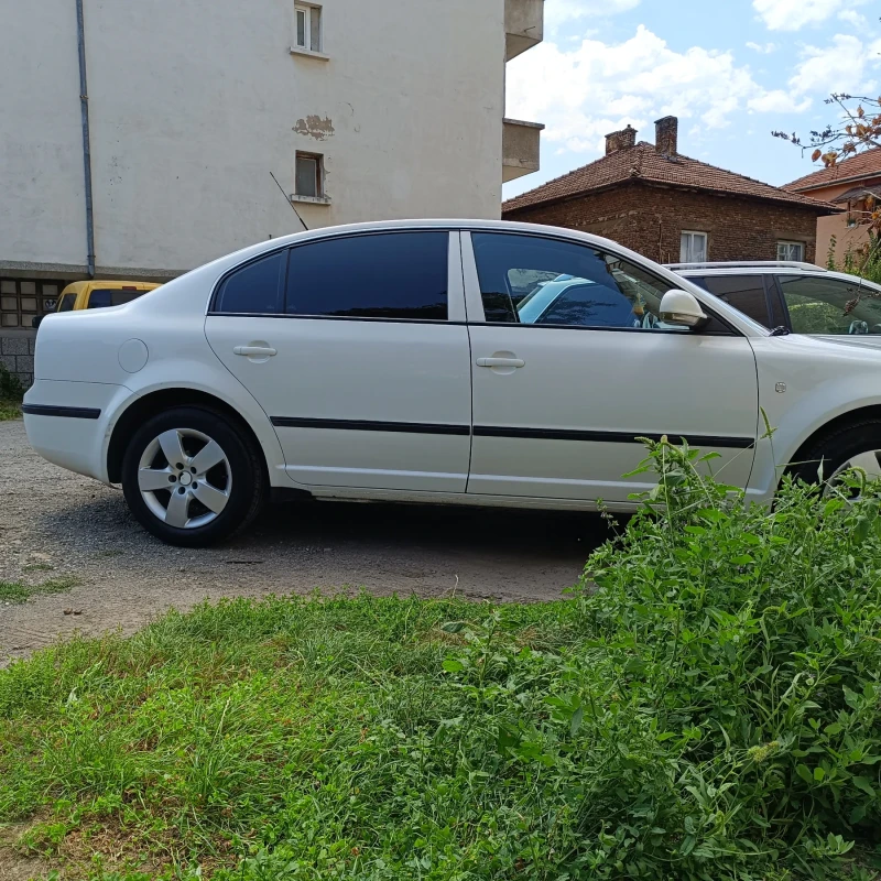 Skoda Superb 1.9, снимка 4 - Автомобили и джипове - 47899052