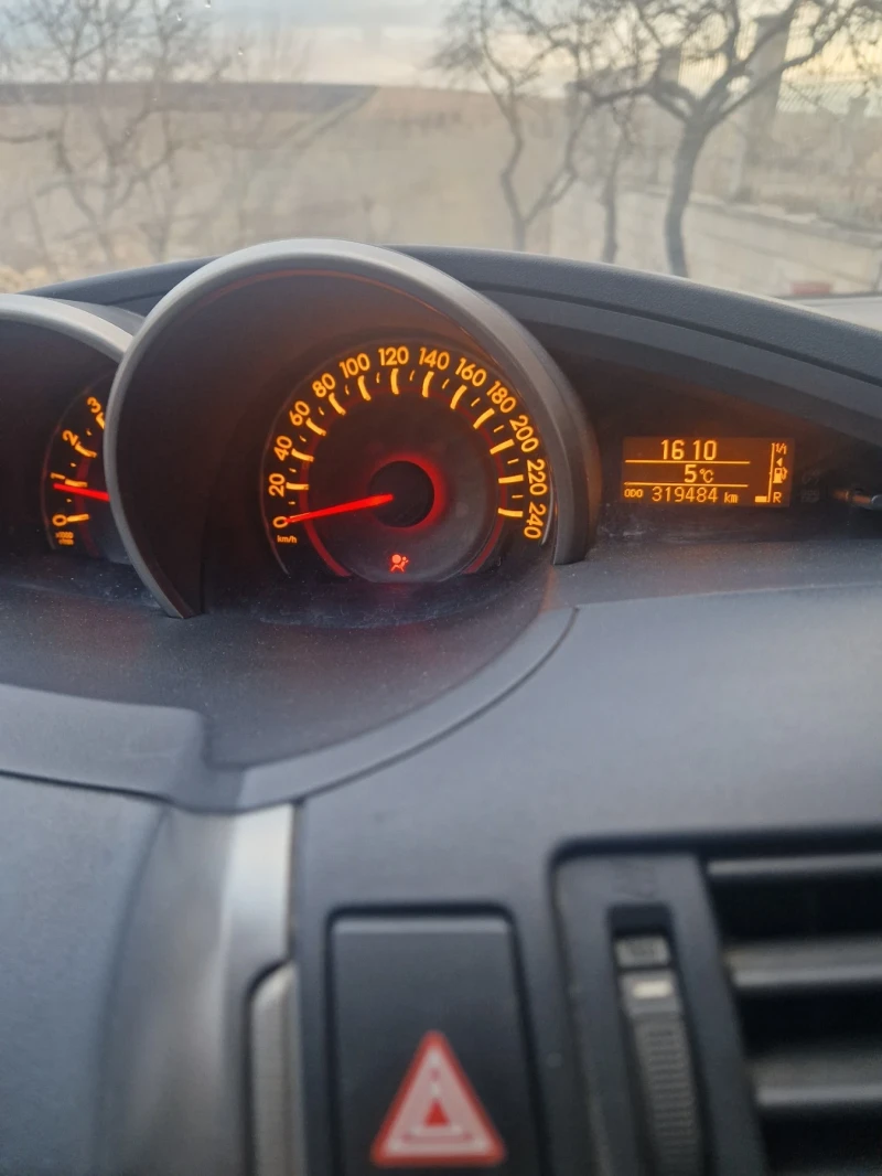 Toyota Verso, снимка 10 - Автомобили и джипове - 48334755