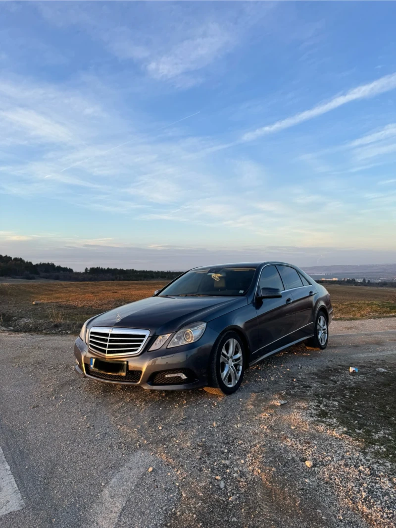 Mercedes-Benz E 220, снимка 2 - Автомобили и джипове - 48644788