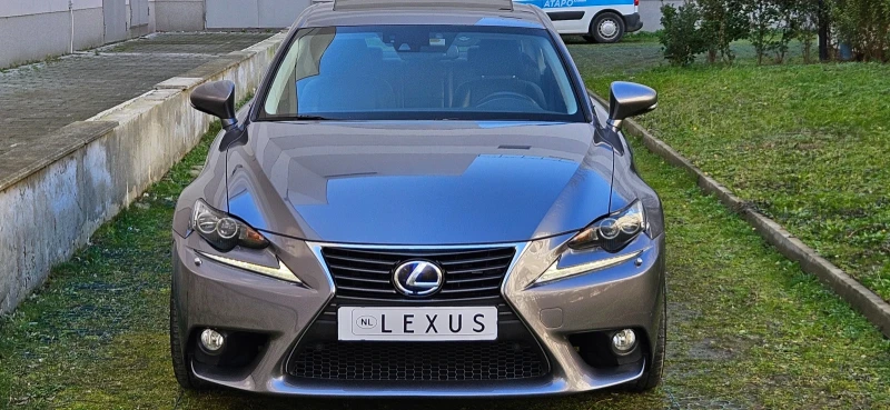 Lexus IS 300 Без аналог, Luxory, всички екстри, снимка 2 - Автомобили и джипове - 48883769