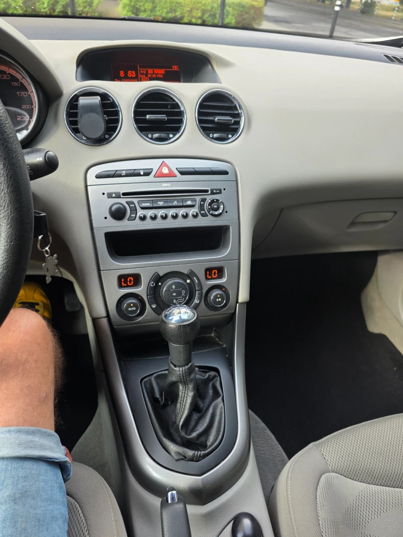 Peugeot 308, снимка 8 - Автомобили и джипове - 52126078