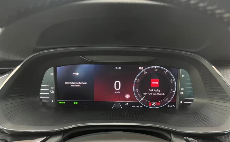 Skoda Octavia COMBI/1.4/STYLE/LED/204HP/CAYPLAY/CAM/118D, снимка 12 - Автомобили и джипове - 51911601