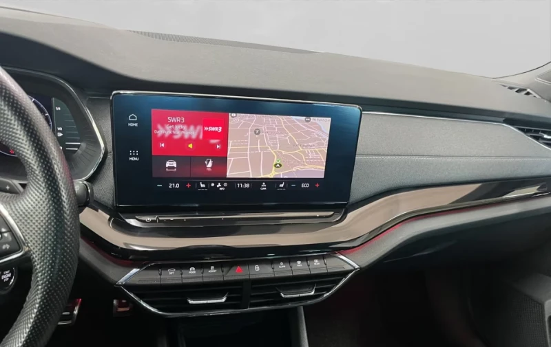 Skoda Octavia COMBI/1.4/STYLE/LED/204HP/CAYPLAY/CAM/118D, снимка 13 - Автомобили и джипове - 51911601