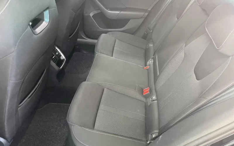Skoda Octavia COMBI/1.4/STYLE/LED/204HP/CAYPLAY/CAM/118D, снимка 15 - Автомобили и джипове - 51911601