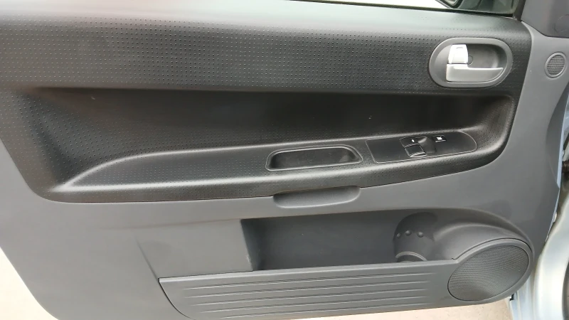 Mitsubishi Colt 1.3, снимка 10 - Автомобили и джипове - 52877639