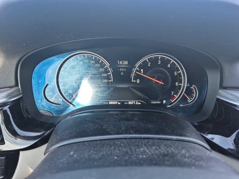 BMW 530 * xDrive * CARFAX * ДВА КЛЮЧА* ПОГДРЕВ* , снимка 8 - Автомобили и джипове - 53472346