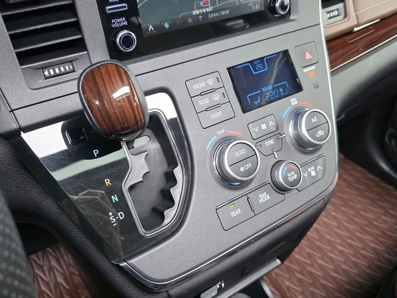 Toyota Sienna 3.5 AWD| 296к.с.| ВКЛ.ТЕХНОТЕСТ, снимка 9 - Автомобили и джипове - 55135404