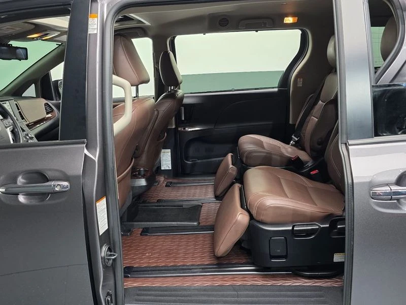 Toyota Sienna 3.5 AWD| 296к.с.| ВКЛ.ТЕХНОТЕСТ, снимка 11 - Автомобили и джипове - 55135404