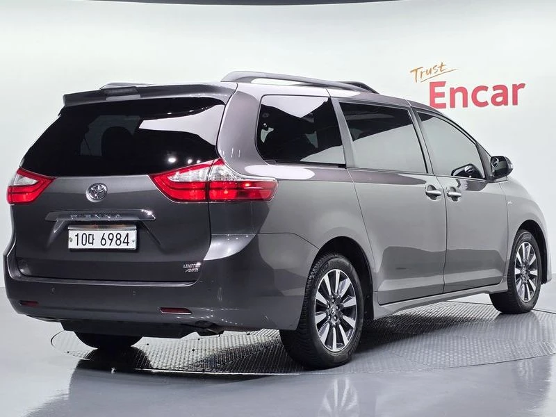 Toyota Sienna 3.5 AWD| 296к.с.| ВКЛ.ТЕХНОТЕСТ, снимка 2 - Автомобили и джипове - 55135404