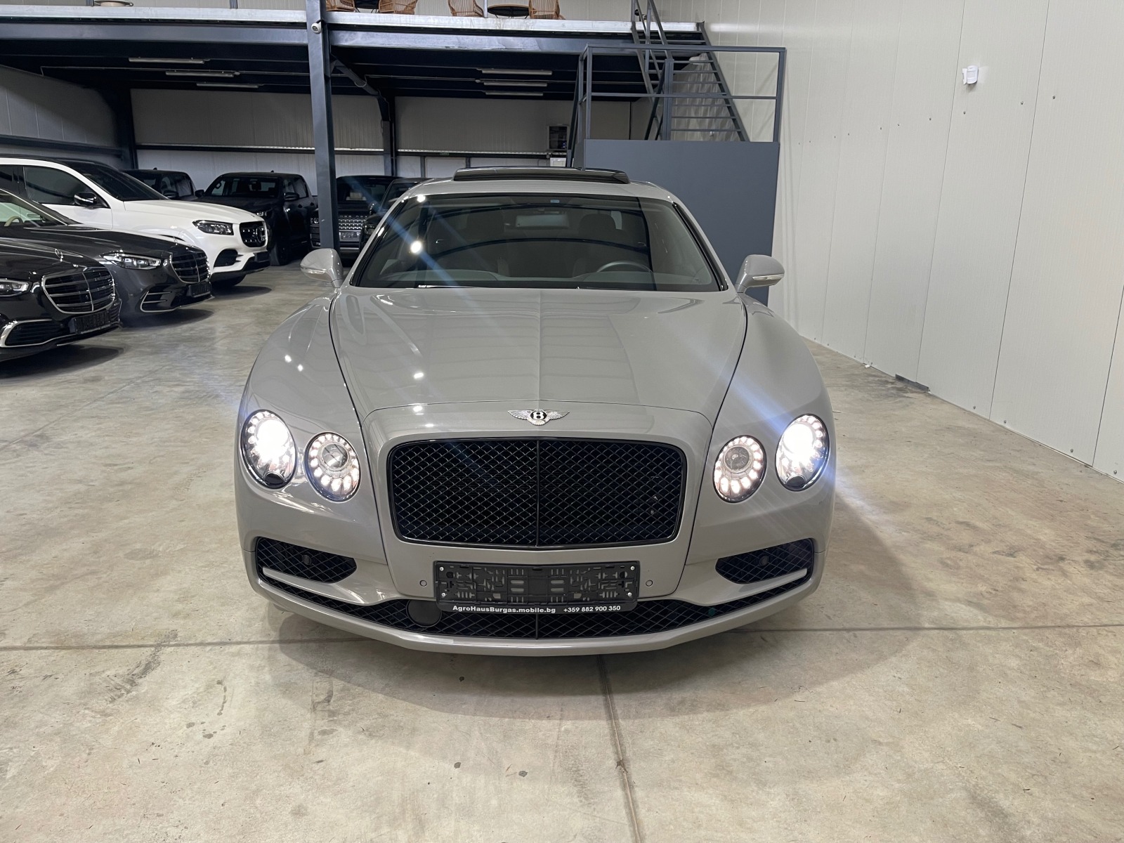 Bentley Flying Spur W12S ОБСЛУЖЕНА ЛИЗИНГ - изображение 2