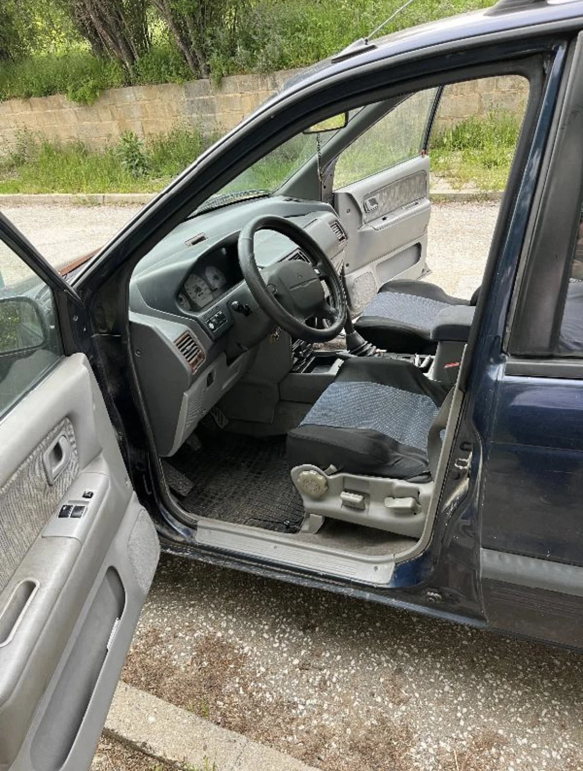 Mitsubishi Space runner 1.8 GLXi - изображение 8