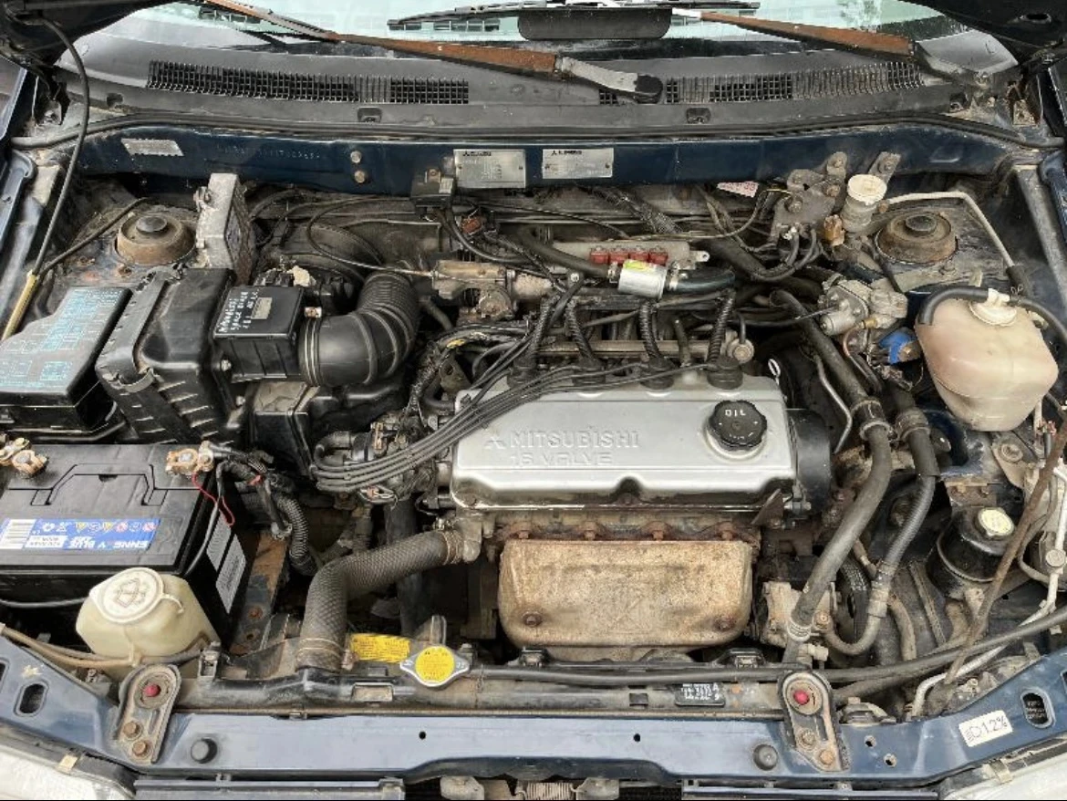 Mitsubishi Space runner 1.8 GLXi - изображение 5