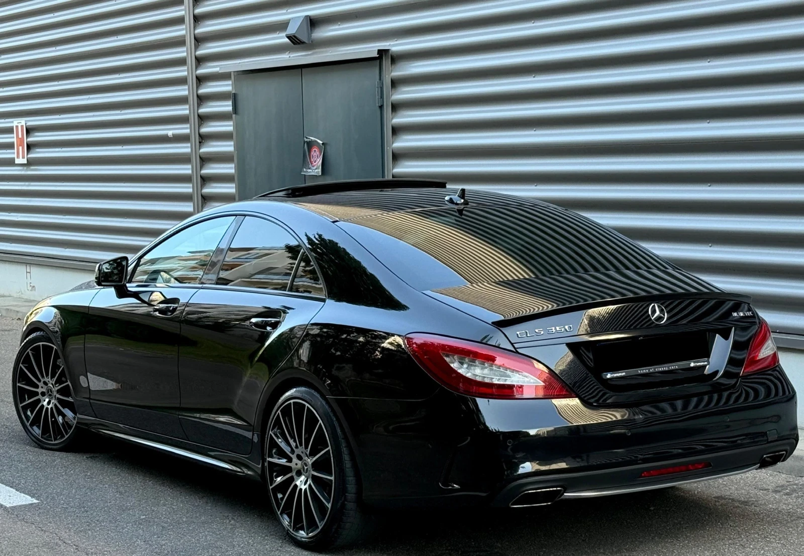 Mercedes-Benz CLS 350 * 360* AMG* DISTRONIC* H&K* FULL BLACK* 9G*  - изображение 4