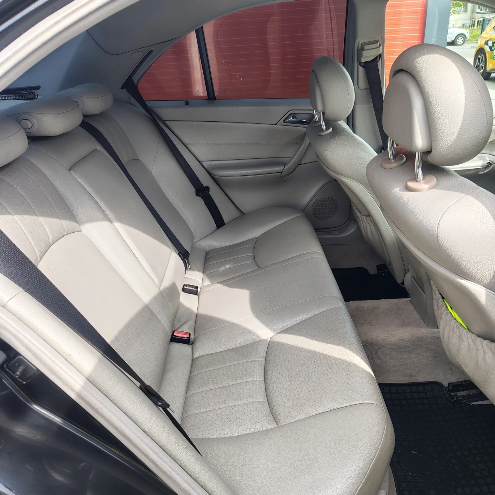 Mercedes-Benz C 200  - изображение 5