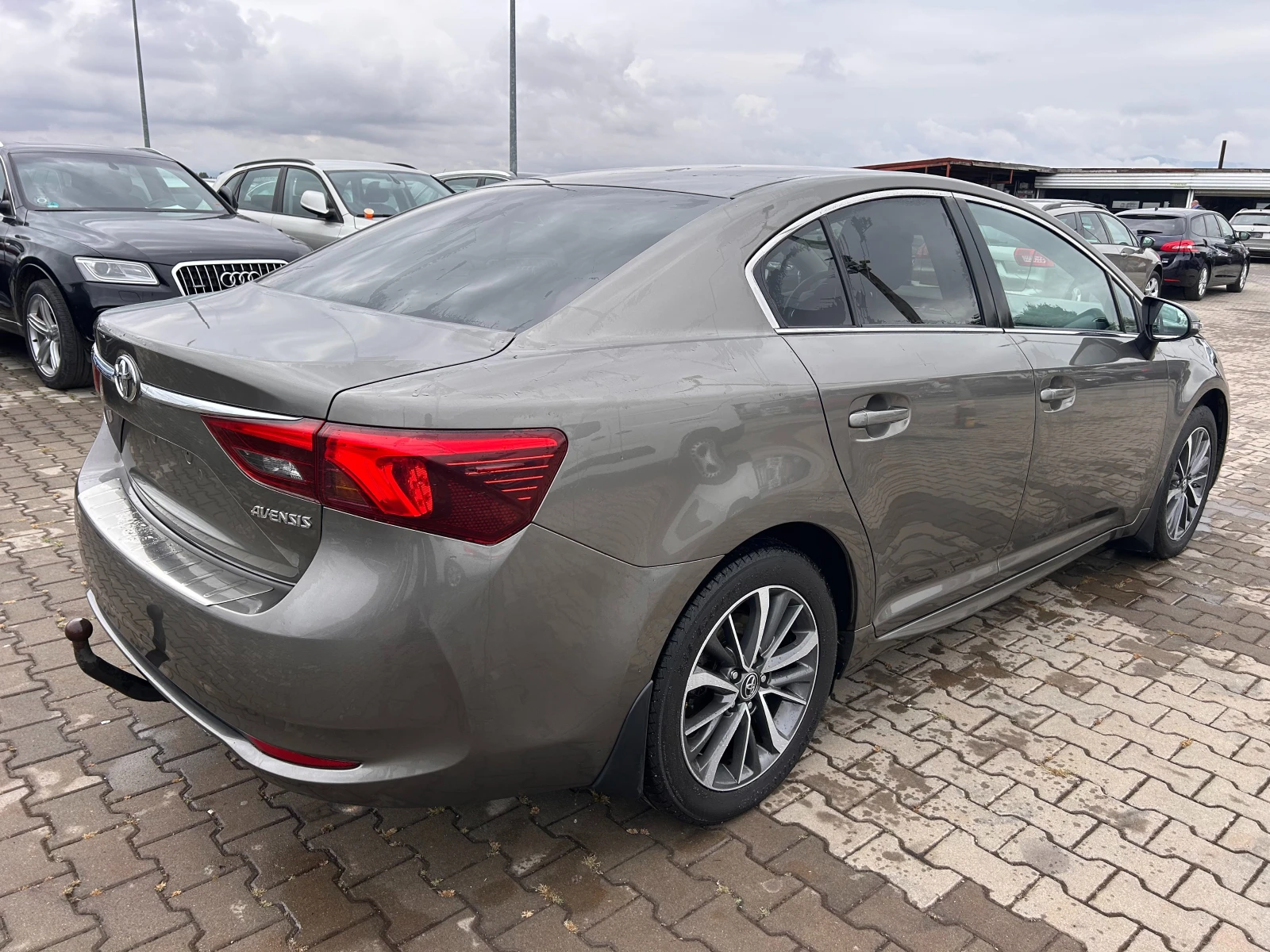Toyota Avensis 1.6D-4D NAVI/KAMERA EURO 6 - изображение 6