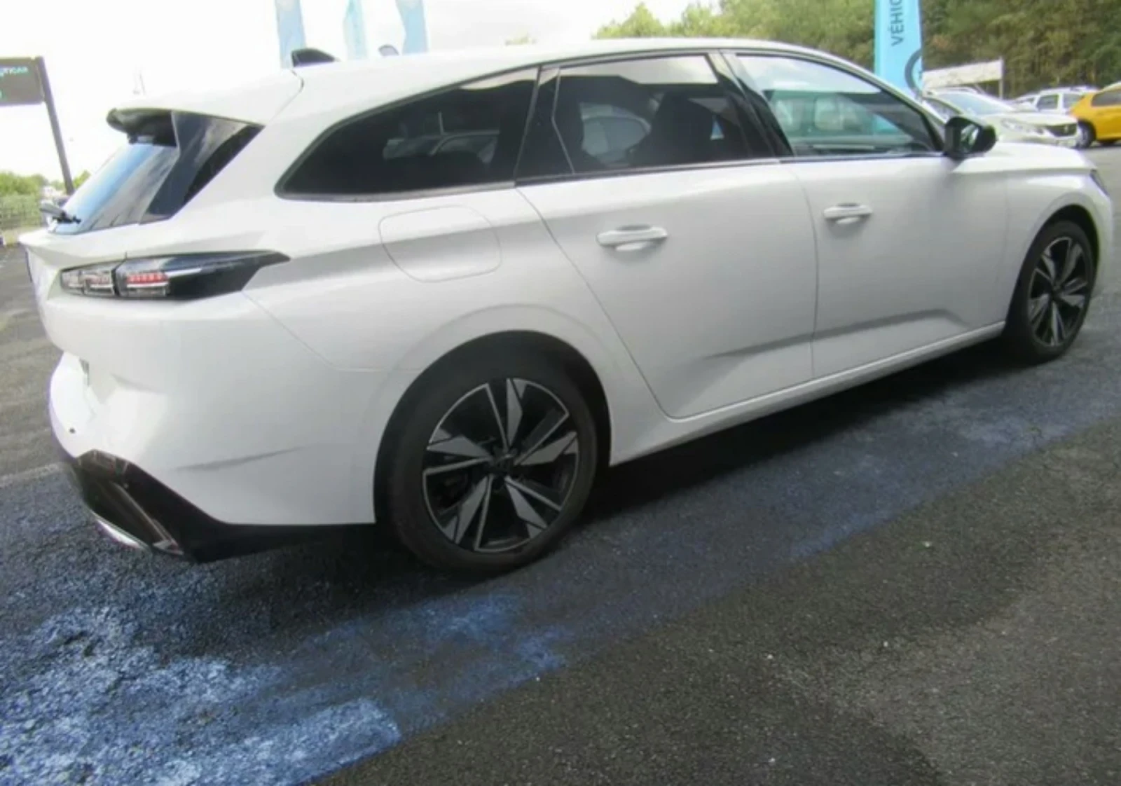 Peugeot 308 1.5BlueHdi EAT8 ALLURE - изображение 5