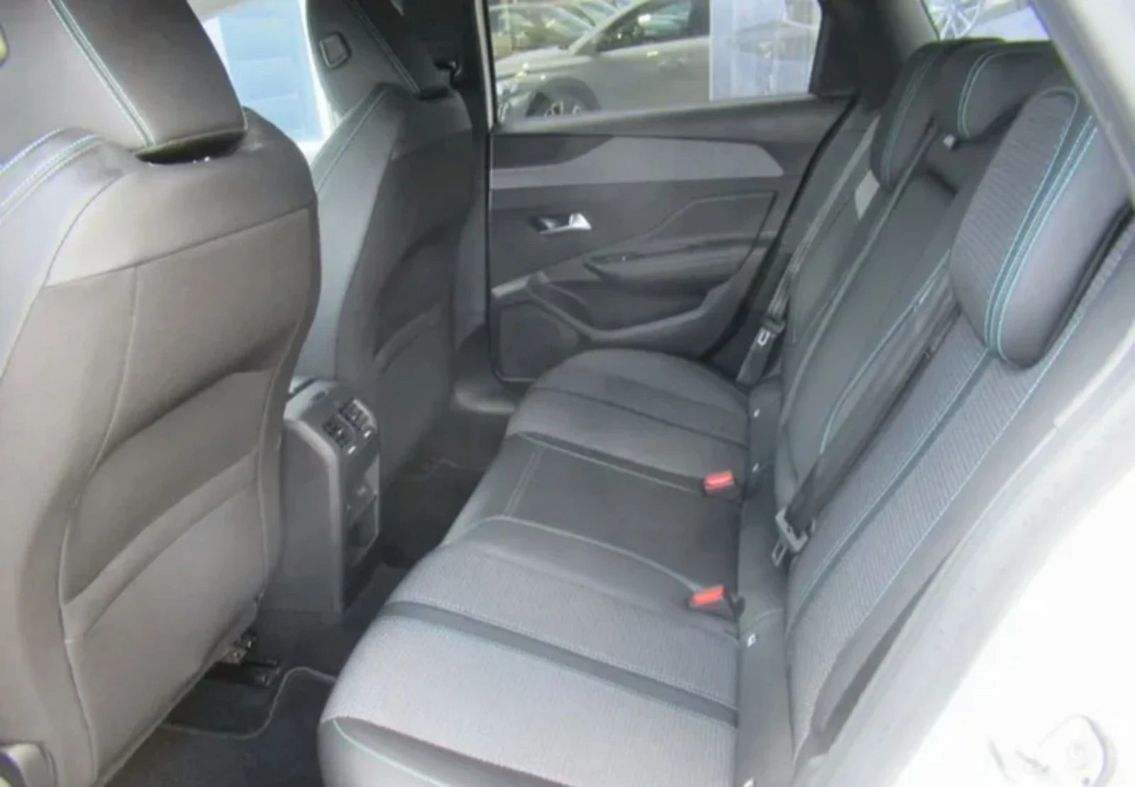 Peugeot 308 1.5BlueHdi EAT8 ALLURE - изображение 8