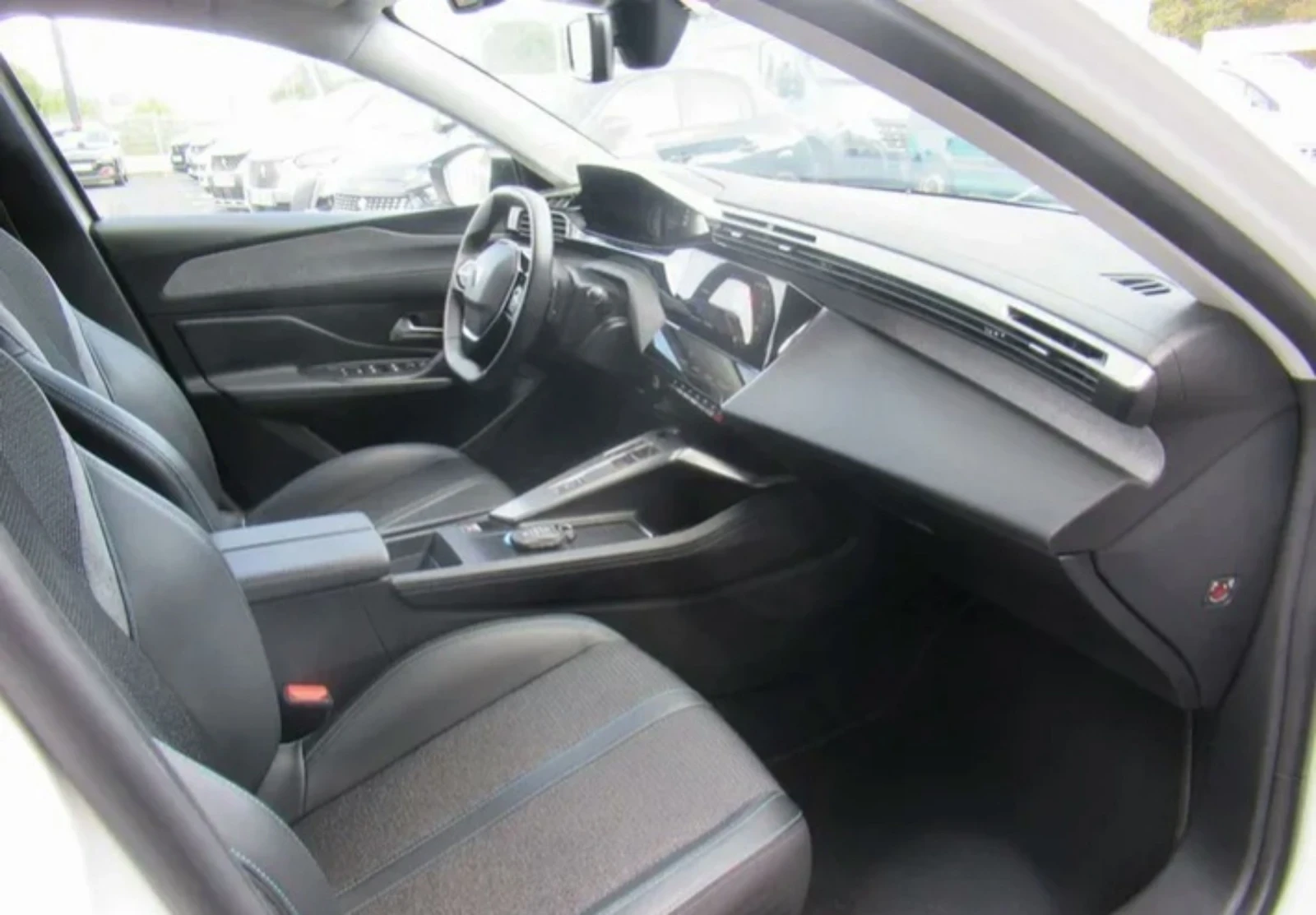 Peugeot 308 1.5BlueHdi EAT8 ALLURE - изображение 9