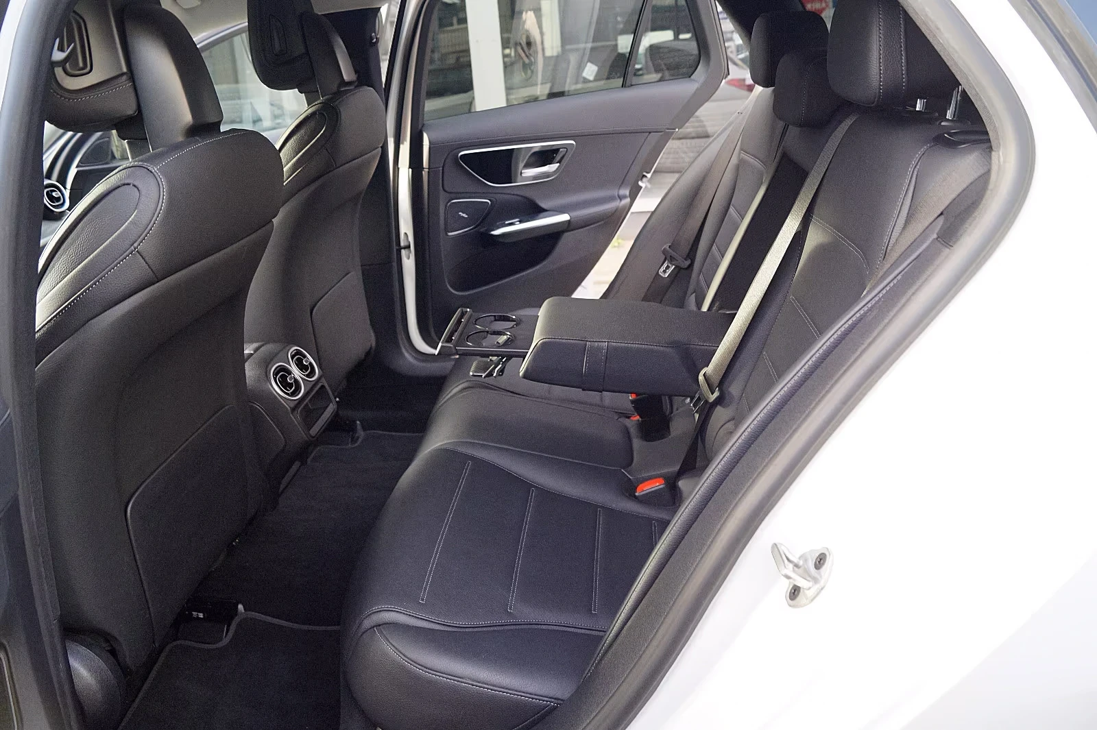 Mercedes-Benz C 220 Avantgarde МАСАЖ Distronic Pro - изображение 10