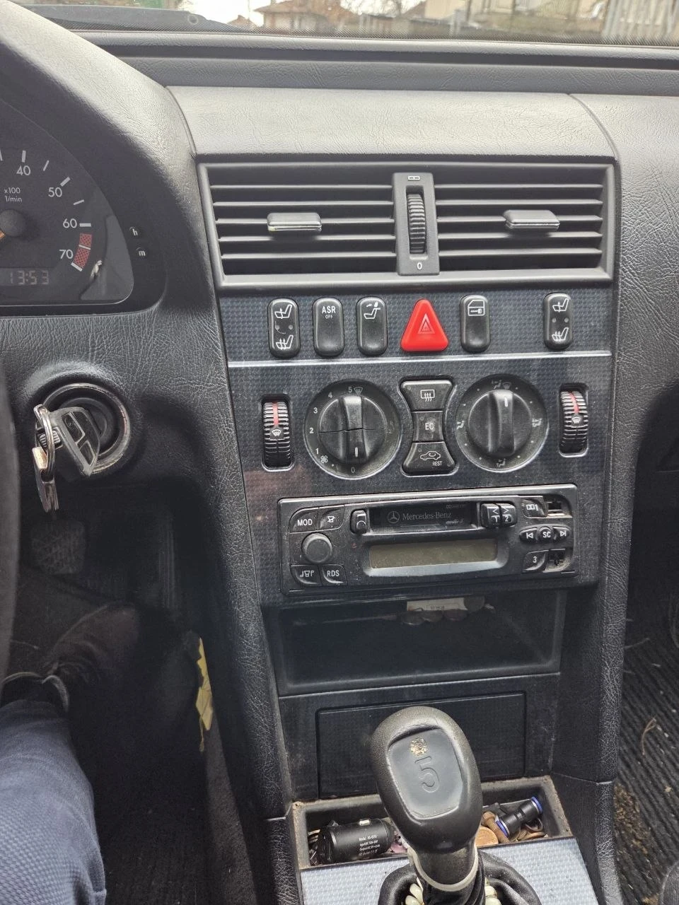 Mercedes-Benz 200 C200, снимка 3 - Автомобили и джипове - 54160041