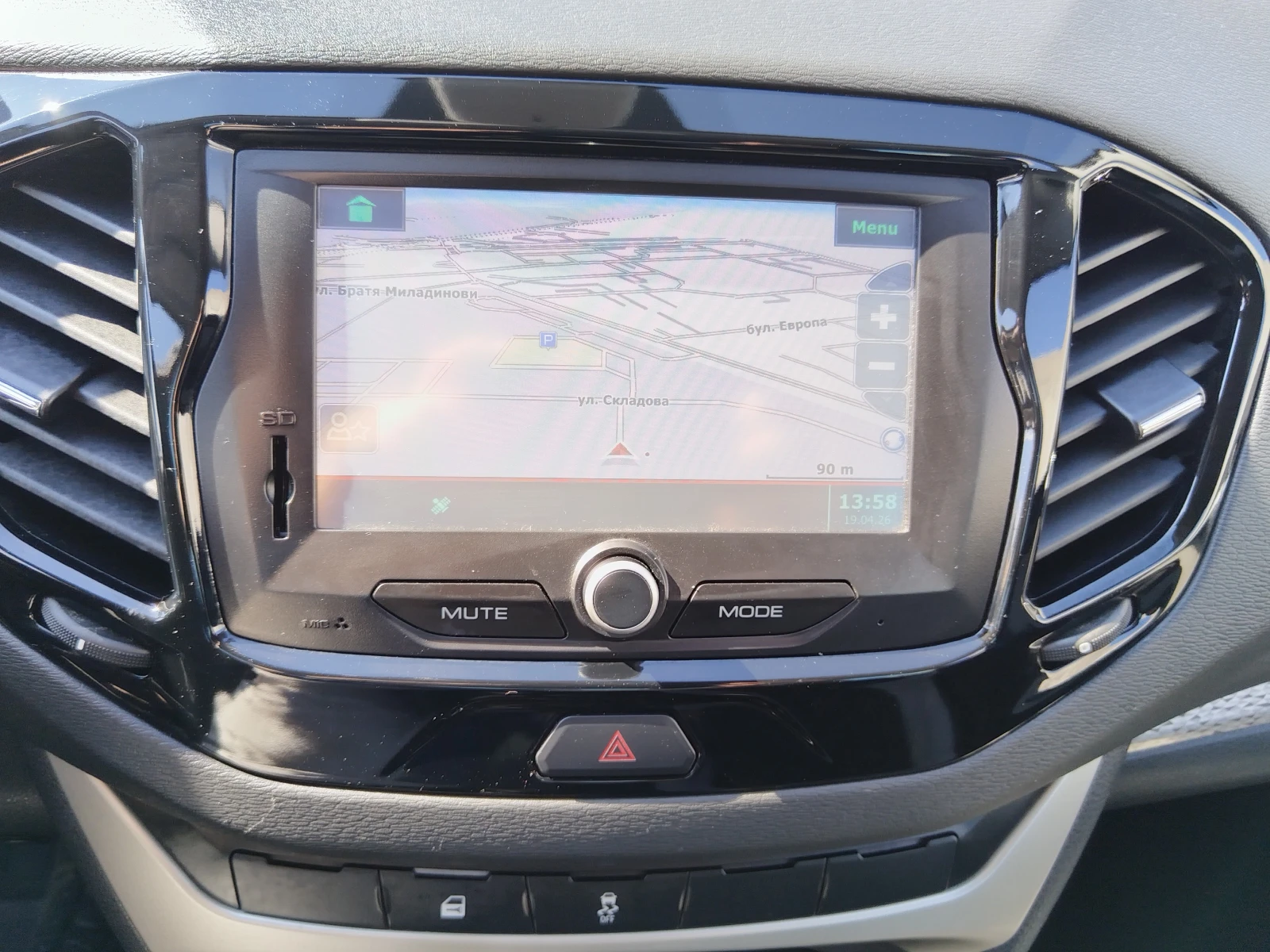 Lada Vesta 1.6i * АВТОМАТ* CROSS* FULL, снимка 9 - Автомобили и джипове - 54326163