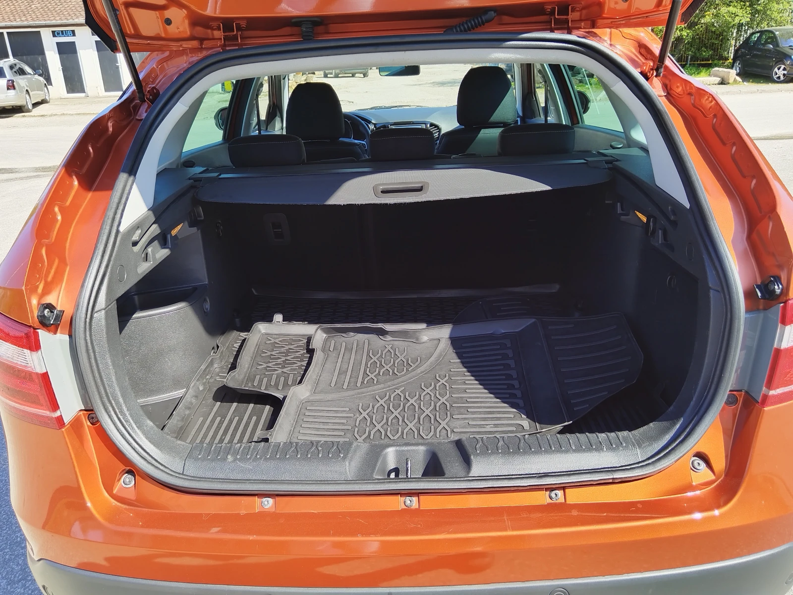 Lada Vesta 1.6i * АВТОМАТ* CROSS* FULL, снимка 14 - Автомобили и джипове - 54326163