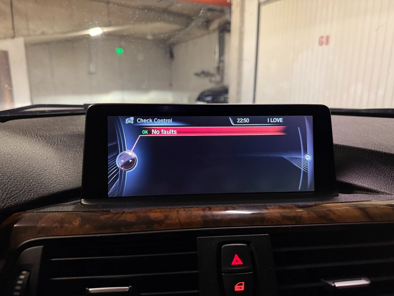 BMW 320 xDrive Luxury, снимка 9 - Автомобили и джипове - 54459663