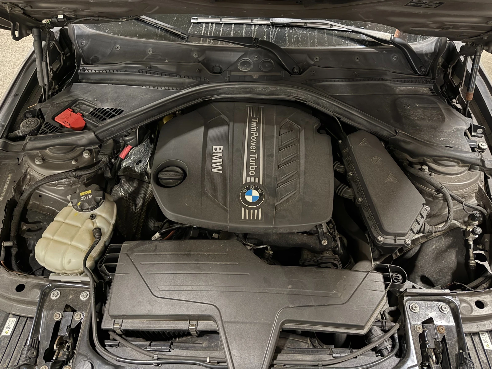 BMW 320 xDrive Luxury, снимка 10 - Автомобили и джипове - 54459663