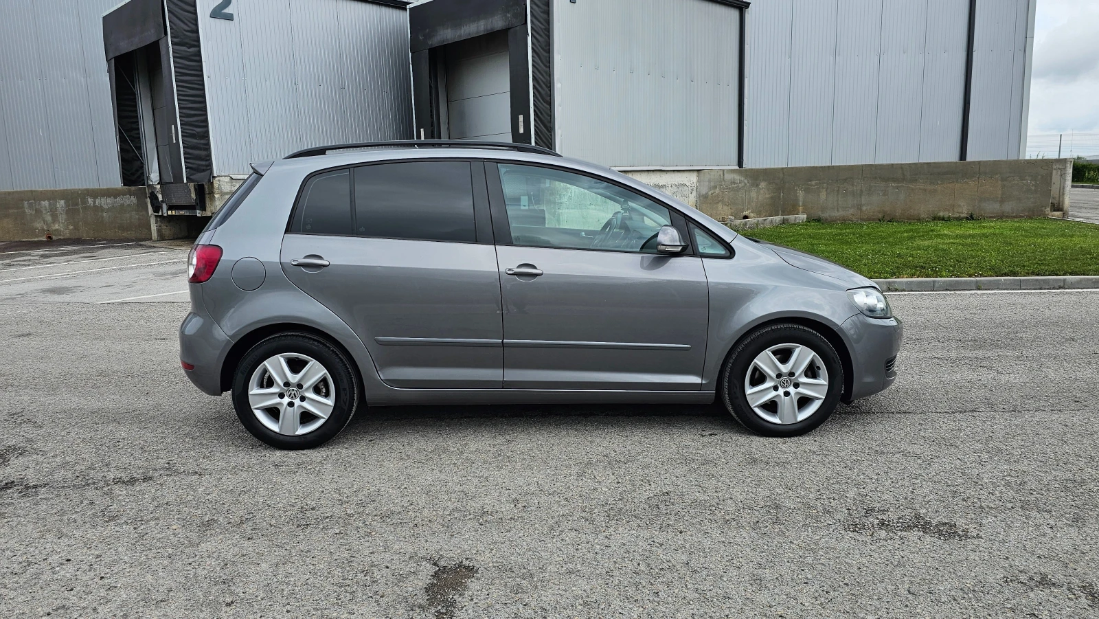VW Golf Plus 1.6TDI NAVI , снимка 6 - Автомобили и джипове - 54642500