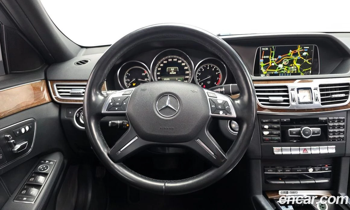 Mercedes-Benz E 300 E300 Elegance, снимка 13 - Автомобили и джипове - 55685042