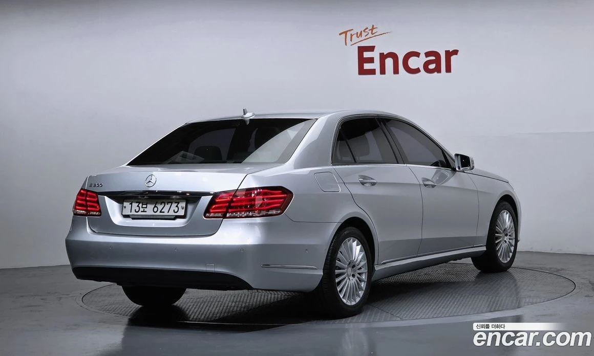 Mercedes-Benz E 300 E300 Elegance, снимка 2 - Автомобили и джипове - 55685042