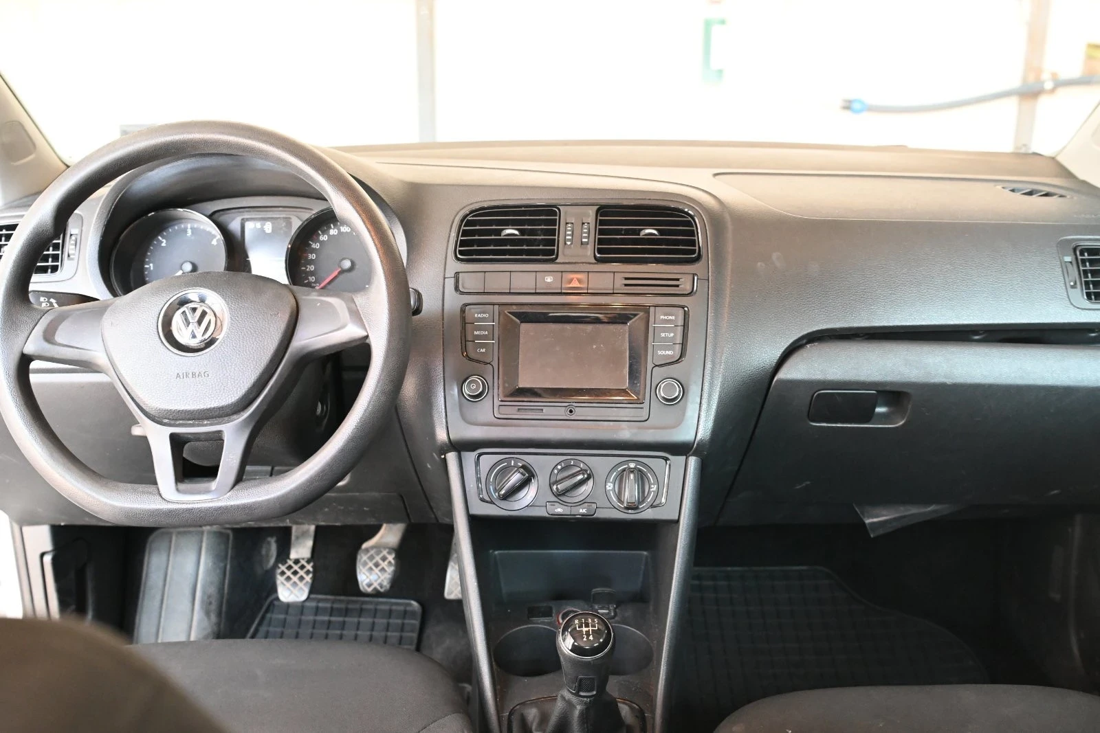 VW Polo, снимка 9 - Автомобили и джипове - 55736320