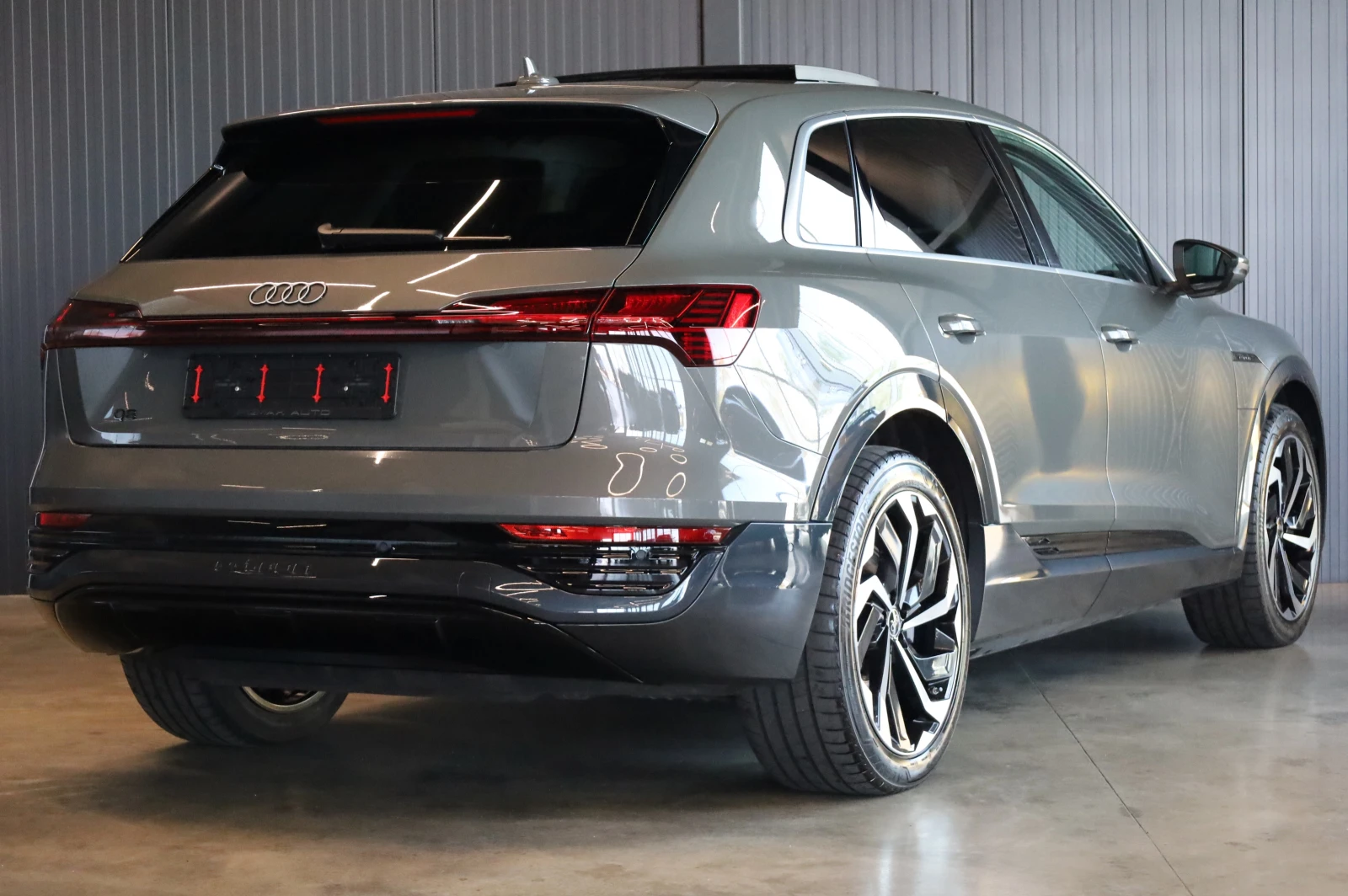Audi E-Tron Q8 E-tron 50* 2XS-LINE* FACELIFT* QUATTRO* B&O* , снимка 9 - Автомобили и джипове - 56019767