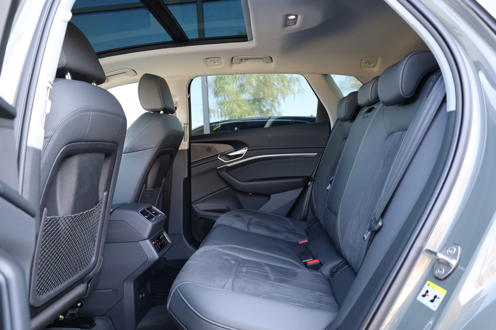 Audi E-Tron Q8 E-tron 50* 2XS-LINE* FACELIFT* QUATTRO* B&O* , снимка 15 - Автомобили и джипове - 56019767