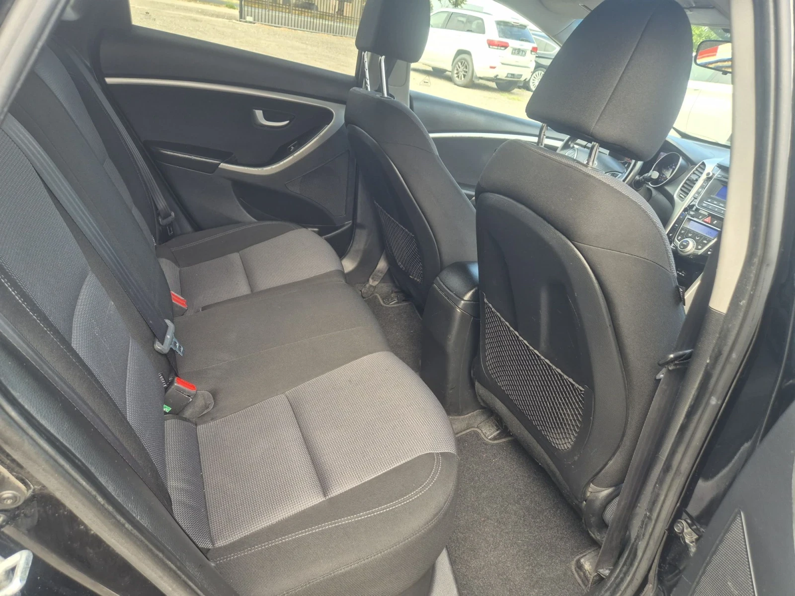 Hyundai I30 1.6crdi, снимка 9 - Автомобили и джипове - 56228024