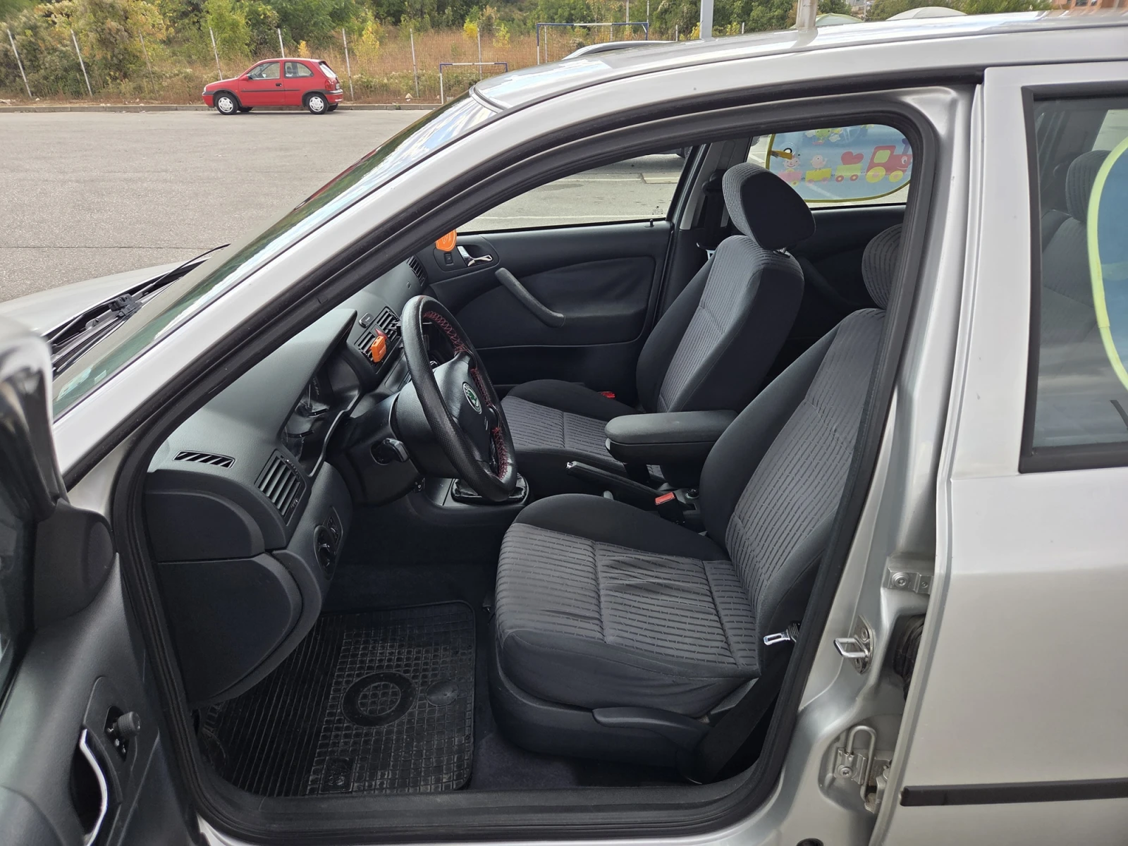 Skoda Octavia 2.0i, снимка 15 - Автомобили и джипове - 56244692