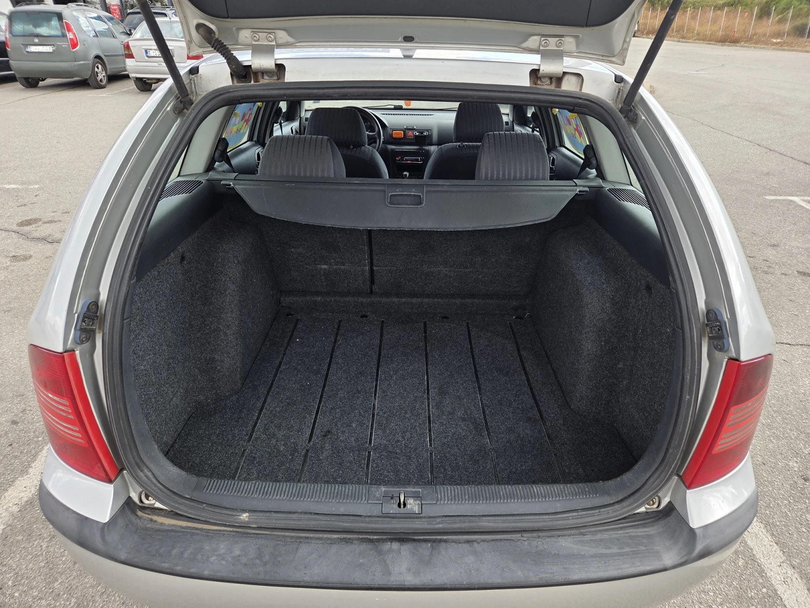 Skoda Octavia 2.0i, снимка 12 - Автомобили и джипове - 56244692