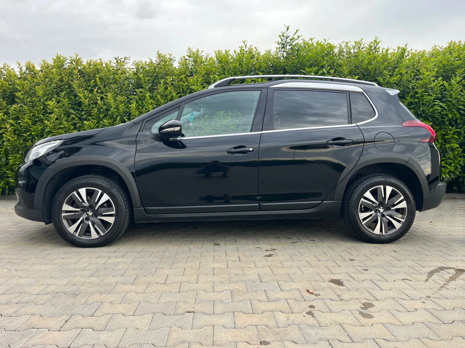 Peugeot 2008 1.2 PureTech, снимка 6 - Автомобили и джипове - 56338818