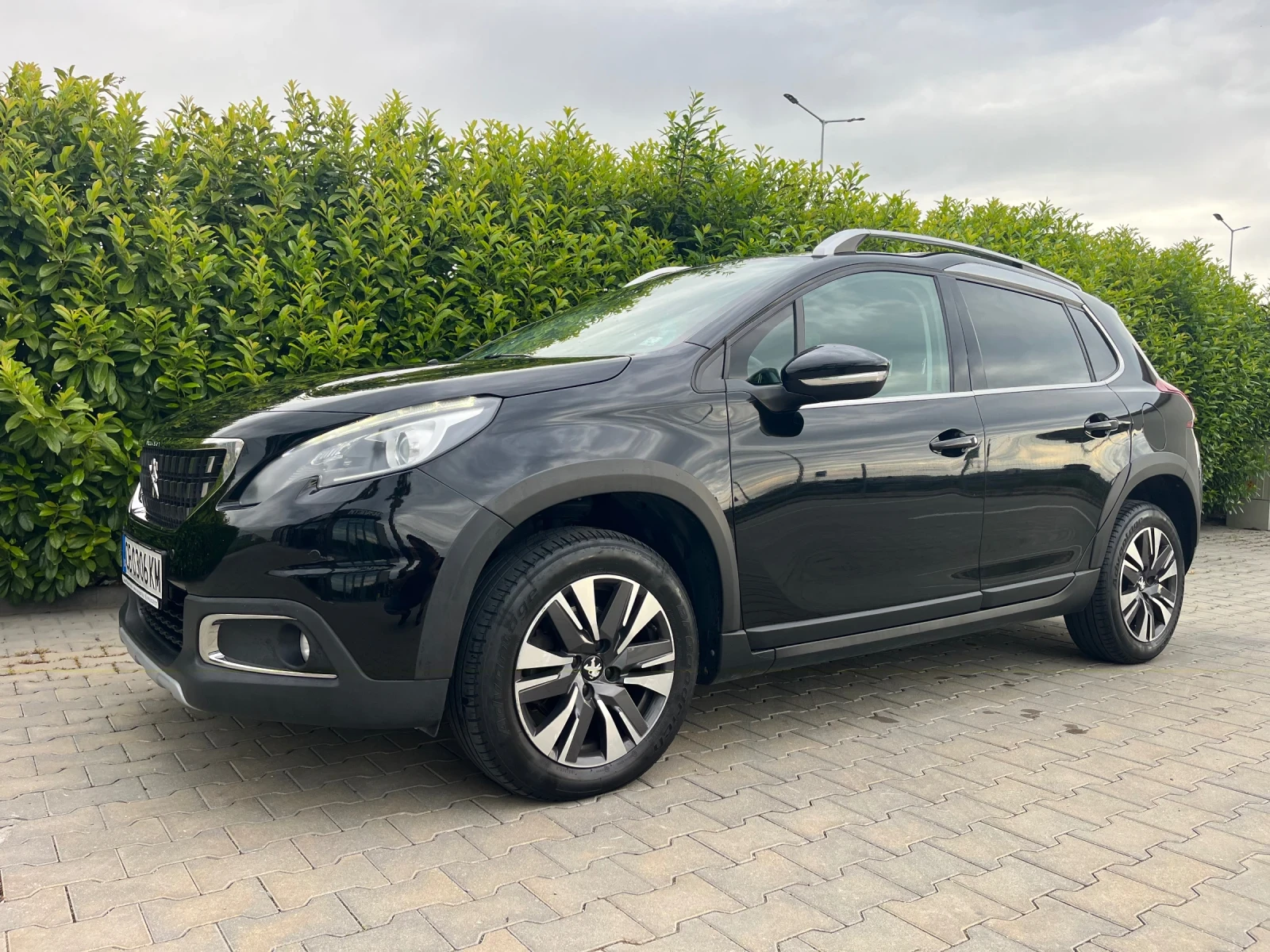 Peugeot 2008 1.2 PureTech, снимка 7 - Автомобили и джипове - 56338818